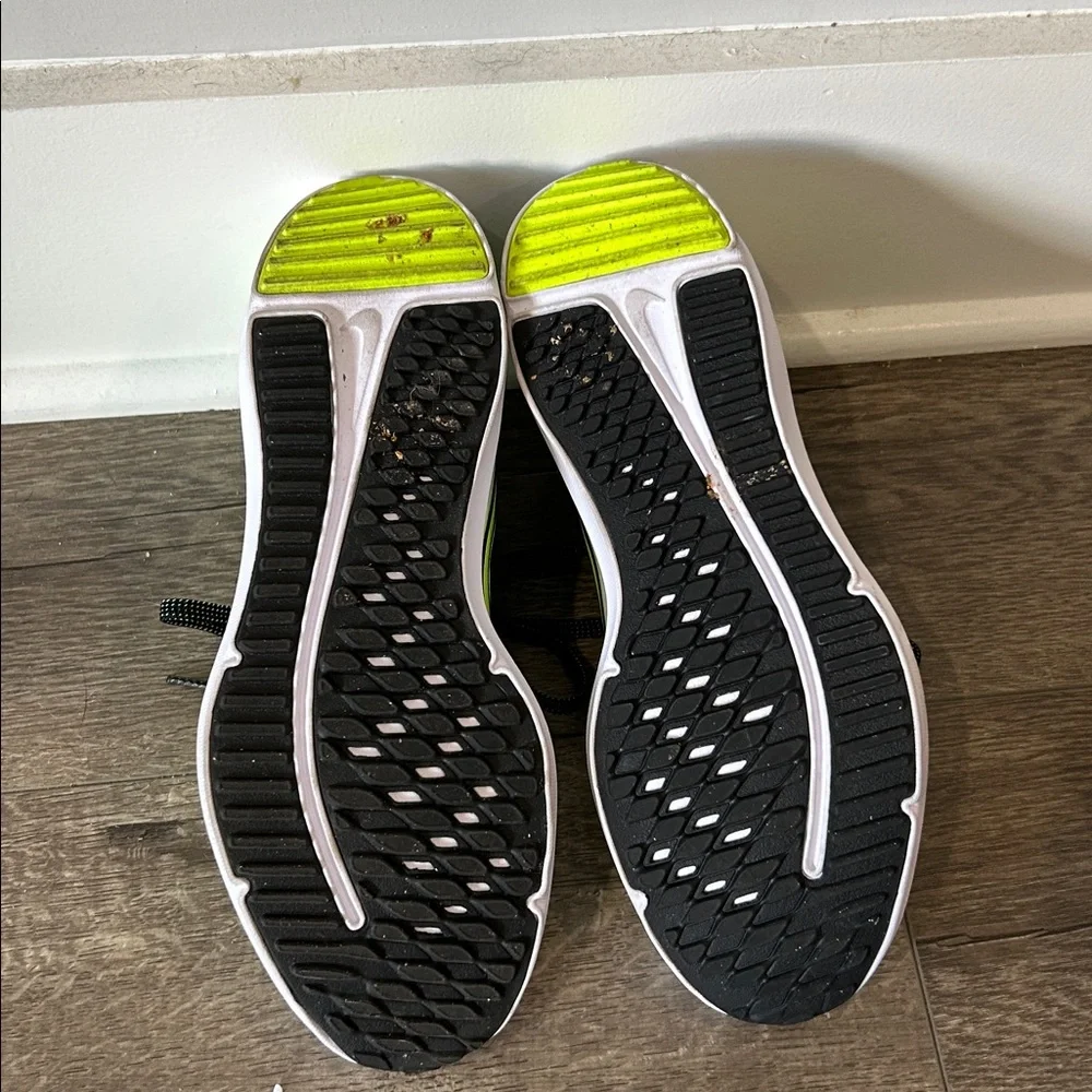 Nike Cosmic Runner Older‎ Kids' Road Running Shoes